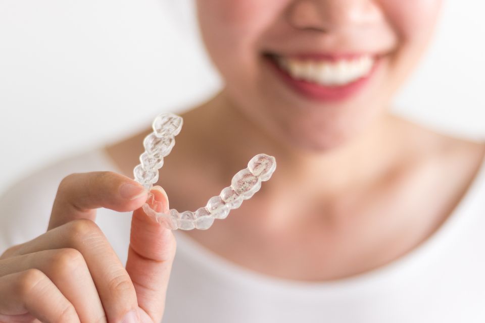 隱適美橡皮筋戴法、種類、更換使用攻略，讓你矯正效果加倍！